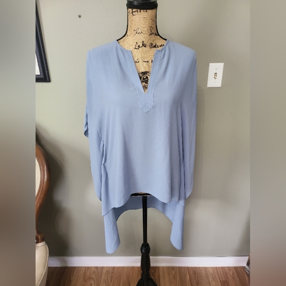 BCBGMaxAzria Elegant Oversized Blue Women's Top